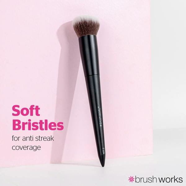 Brushworks No. 2 Buffing Foundation Brush