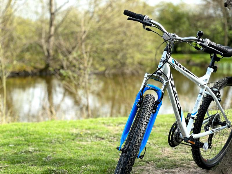 Dallingridge Pulsar Hardtail Mountain Bike, 26" Wheel - Ice White/Blue