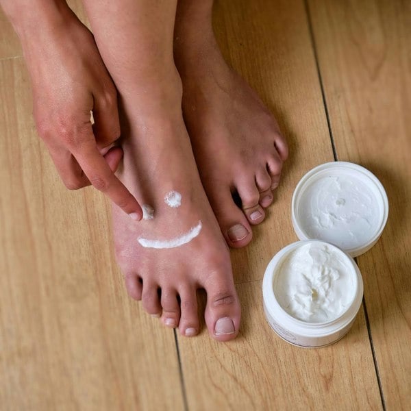 Using Cooling Foot Rescue Cream