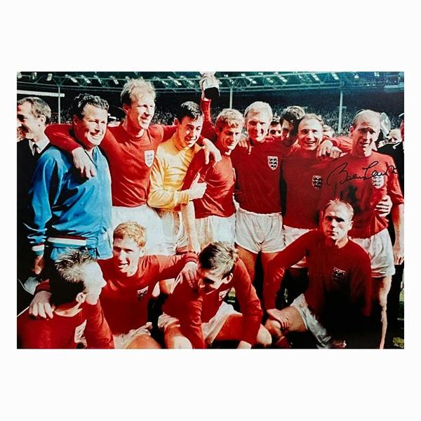 Unbranded Bobby Charlton signed England 1966 photo — Premium framing
