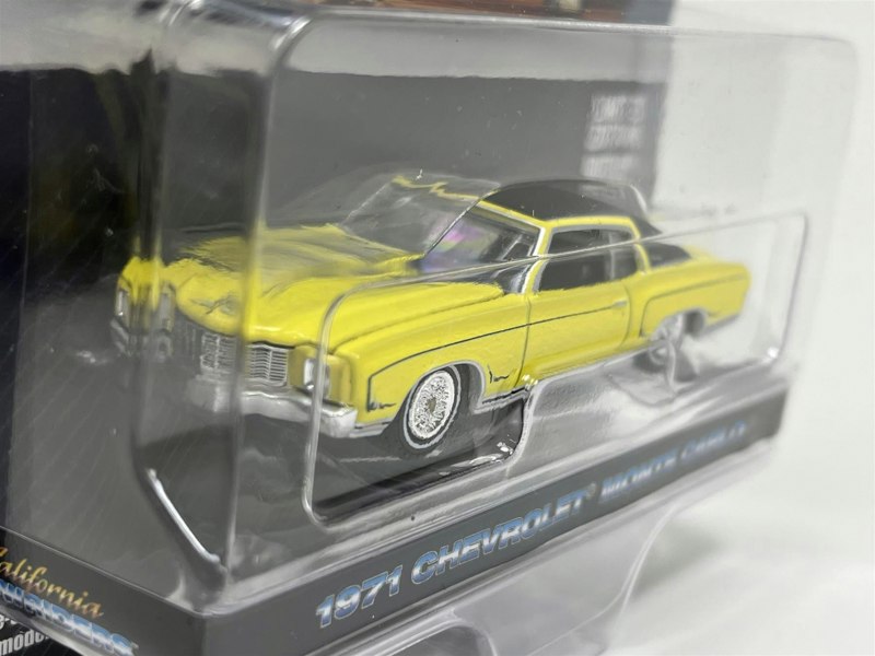 Greenlight 1971 Chevrolet Monte Carlo Lowriders 1:64 Scale Greenlight 63040