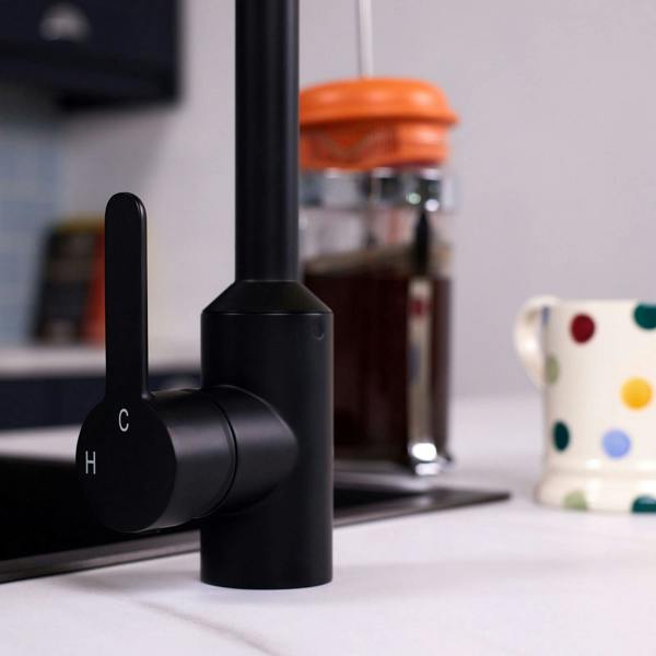 Flode Bryne | Single Lever Kitchen Sink Mixer Tap with Swivel Spout | Matt Black Finish