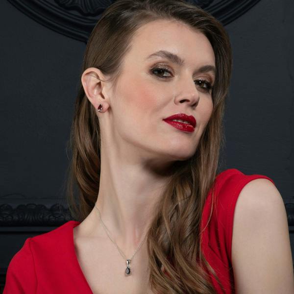 925 Sterling Silver Pear Shaped Garnet Pendant Necklace - namana.london