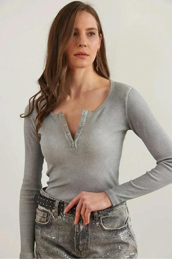 Hoxton Gal Button Placket Ribbed Blouse