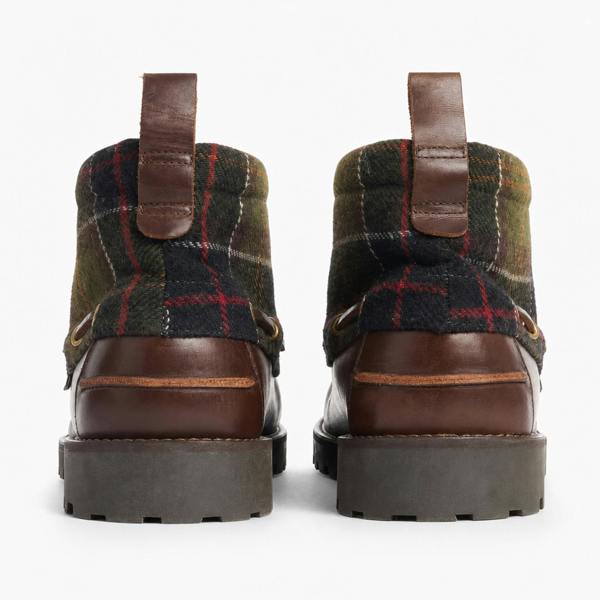Barbour HARLE MID Chukka Boots   in  Brown
