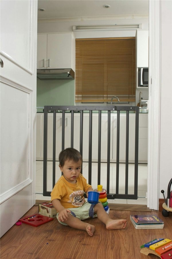 Safetots Chunky Wooden Screw Fit Stair Gate, Grey, 63.5cm - 105.5cm, Wood Baby Gate, Screw Fit Safety Barrier