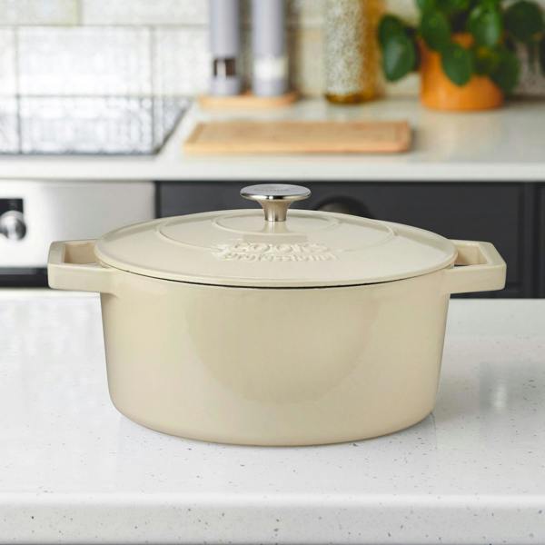 Cooks Professional 26cm Cast Iron Casserole | Off White