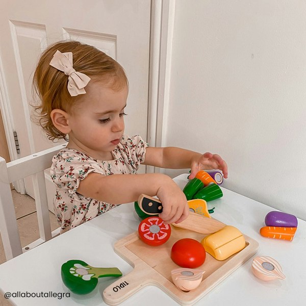 Tidlo Wooden Cutting Vegetables Set - 7 Vegetables, 1 Chopping Board & 1 Kitchen Utensil