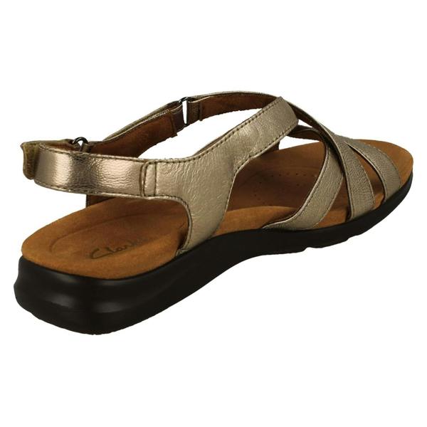 Clarks Ladies Clarks Strappy Cross Detailed Sandals Kitly Go