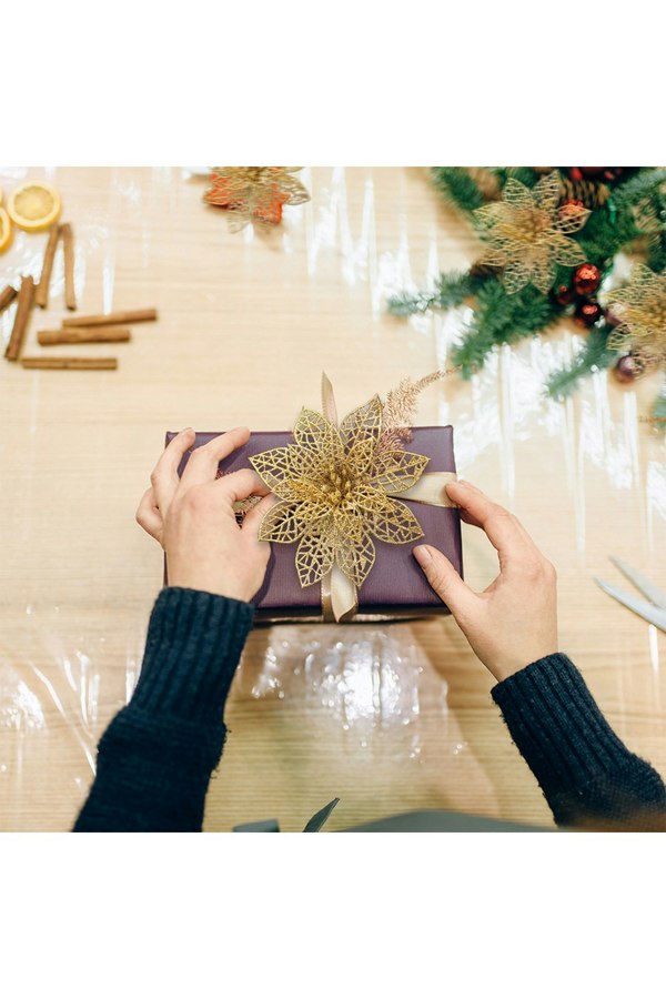 Living and Home 30PCS Gold Flower Shape Christmas Hanging Ornaments Decorating Supplies