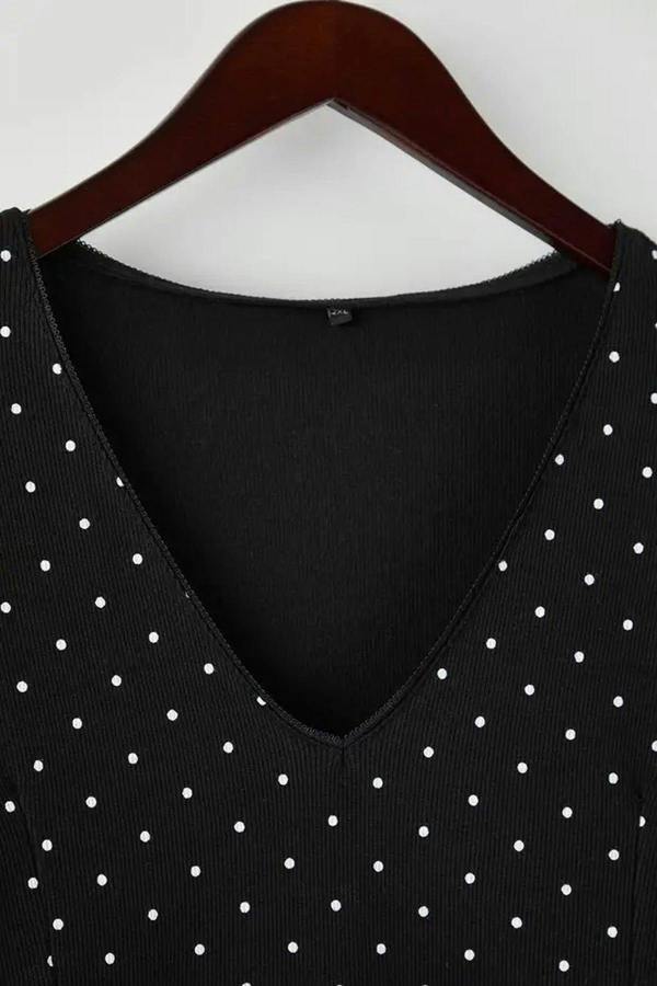 WOVCOR Polka Dot V-Neck Ribbed Knit Plus Size Blouse