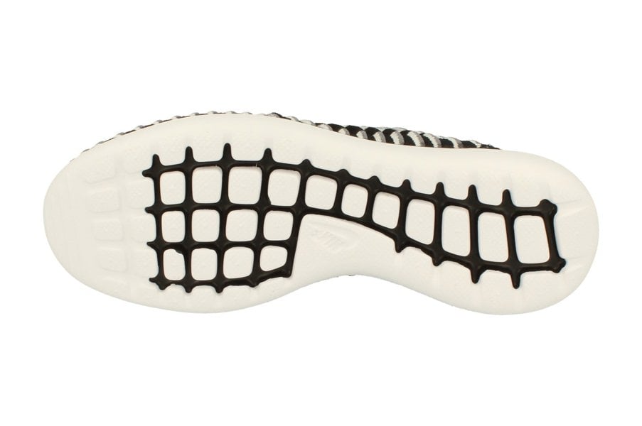 Nike Womens Roshe Two Flyknit 844929  001 - Black White Cool Grey 001 - Photo 4