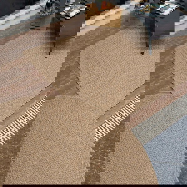 Nature Beige durable, weather-resistant outdoor rug