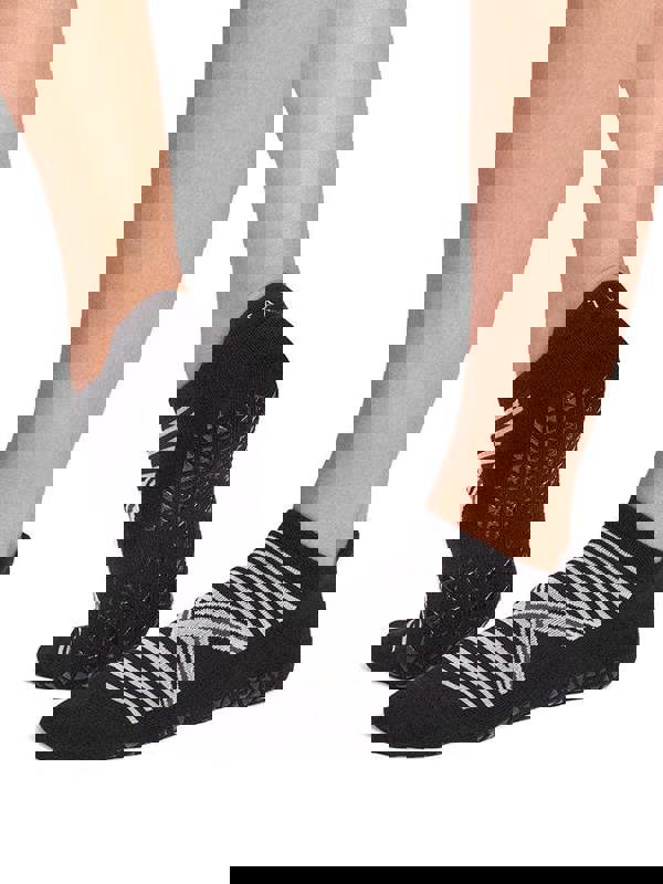 Tavi Savvy Grip Yoga Socks