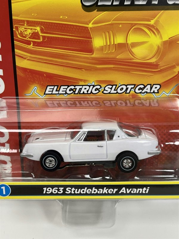 Auto World Slot Cars 1963 Studebaker Avanti White Thunderjet Ultra G Ho Slot Car SC367-1