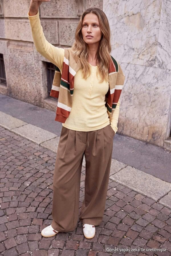WOVCOR Crew Neck Long Sleeve Button Front Fitted Knit Blouse