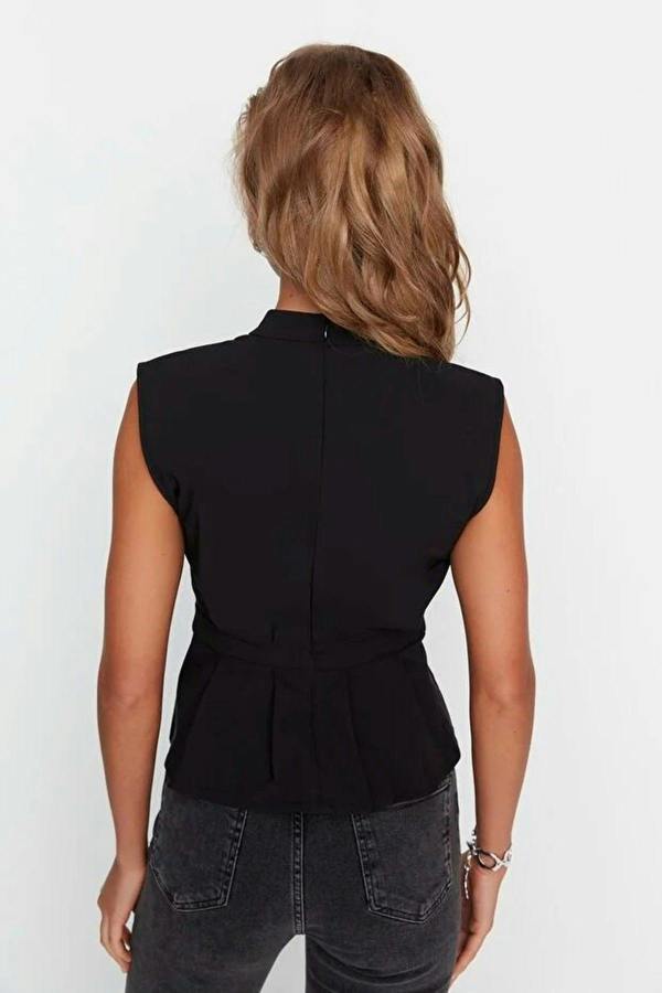 WOVCOR Woven Crew Neck Sleeveless Blouse