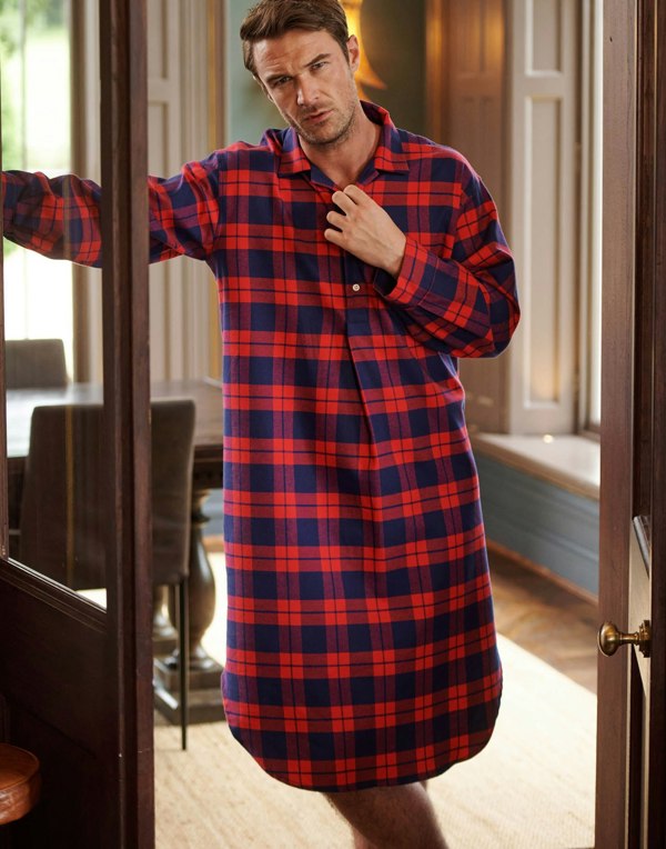 M_Nightshirt_Dumbarton_Tartan_1-1.mp4