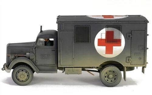 MCSlots Opel Blitz KFZ 305 Ambulance RAL7021 Dunkelgrau 1:32 Forces of Valor 801101B