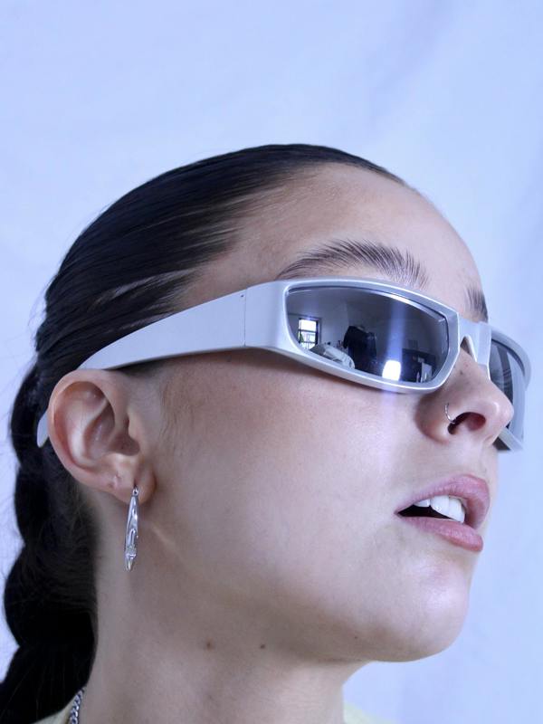Silver racer style sunglasses with silver lenses - svnx