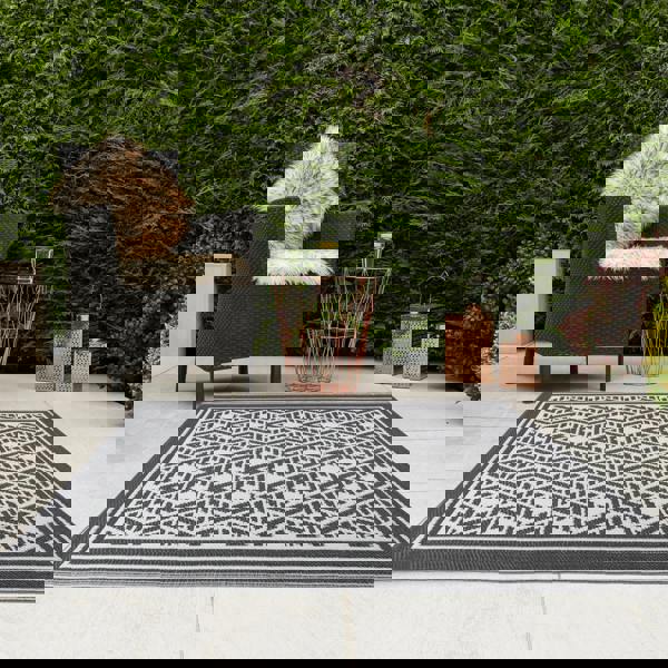 JVL The Gardener Reversible Geo Pattern Outdoor Garden Rug 120x170cm