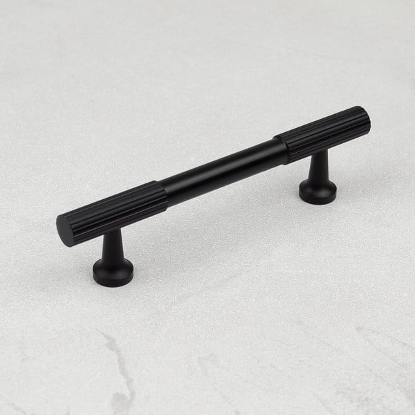 Handle & Home Matt Black Reeded Knob/Handles