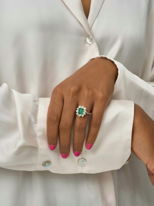 Gemdaia Natural Emerald & Diamond Ring