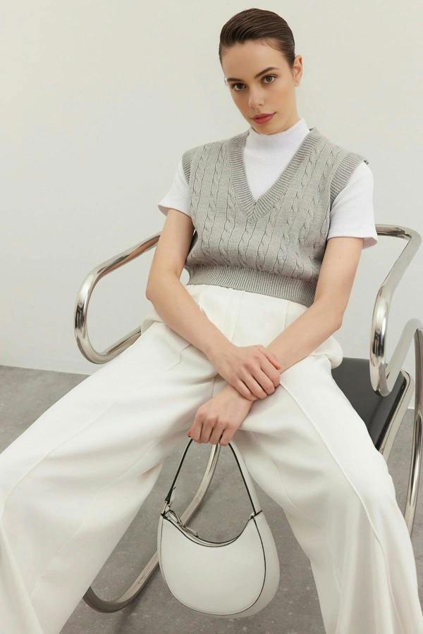 WOVCOR Crop V-Neck Knit Sweater