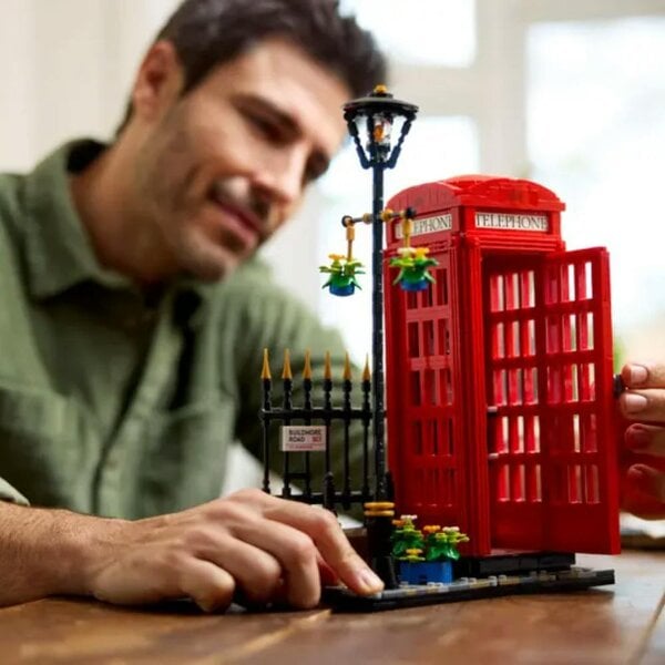 Lego RETIRED LEGO Ideas London Red Telephone Box (21347)
