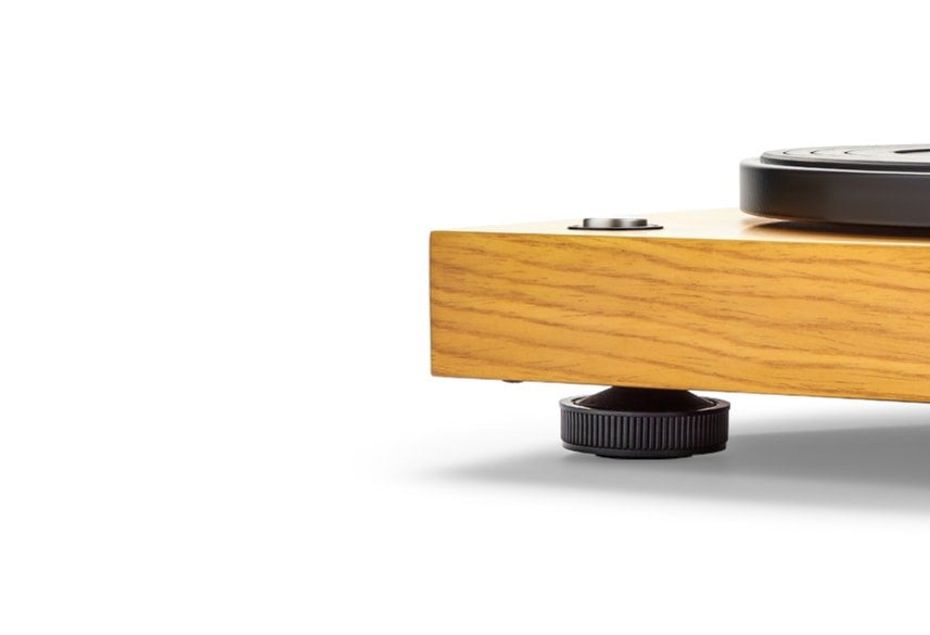 Roberts Stylus – Classic High Fidelity Vinyl Turntable Record Player Light Oak - Free Gift Valued SRP of £20!