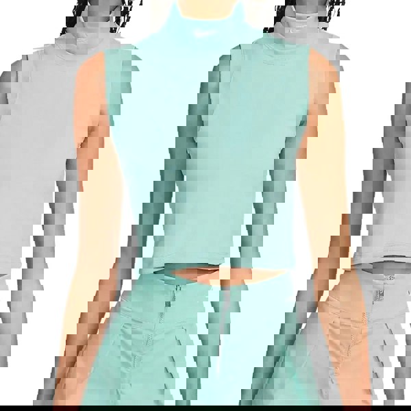 Nike Sleeveless Mint Green Cropped Top M