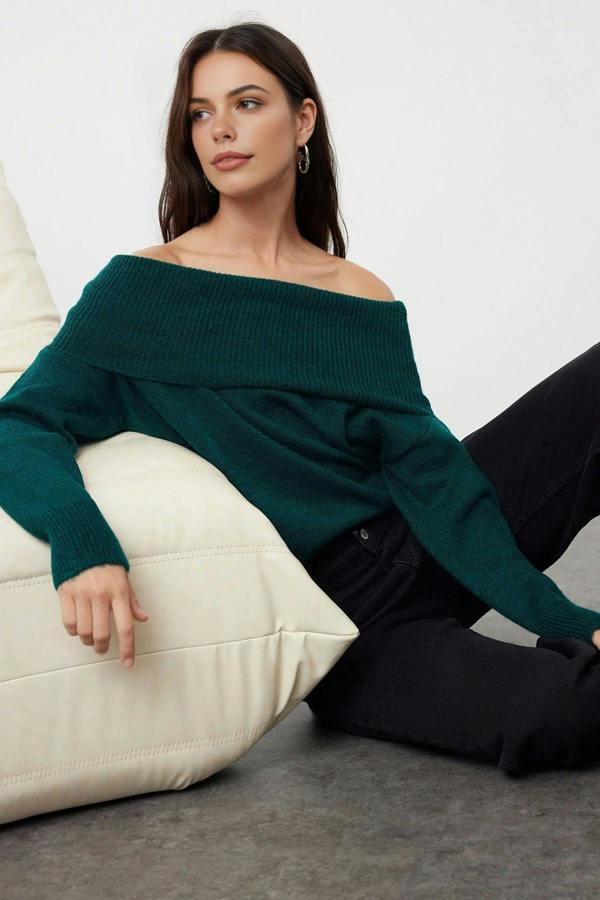 WOVCOR Soft Textured Carmen Collar Knit Sweater