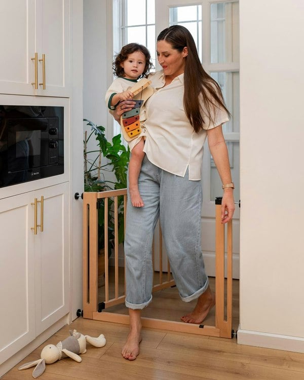 Safetots Wooden Elegance Gate, Natural, 87cm - 95cm, Pressure Fit Safety Gate, 65cm Extra Wide Doorway, Easy Installation