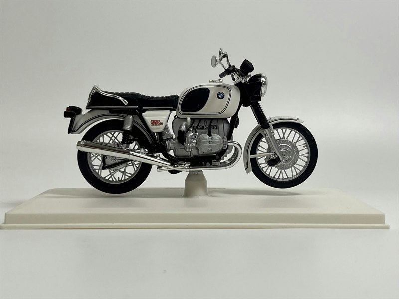 Norev BMW R90/6 1974 White Motorbike 1:18 Scale - 182036