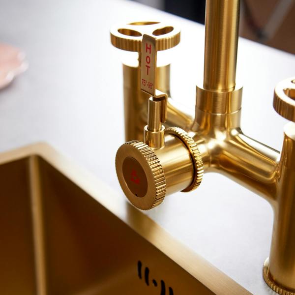 Flode kraft | Industrial Bridge Style 3 in 1 Instant Boiling Tap | Brushed Gold Finish