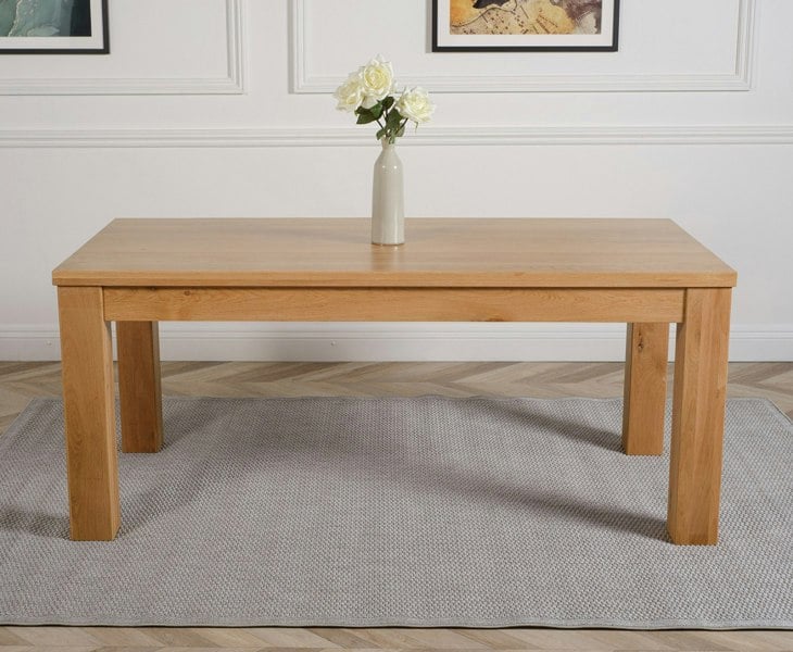 That's Furniture Dakota Large Oak Dining Table with Montana Leather Chairs