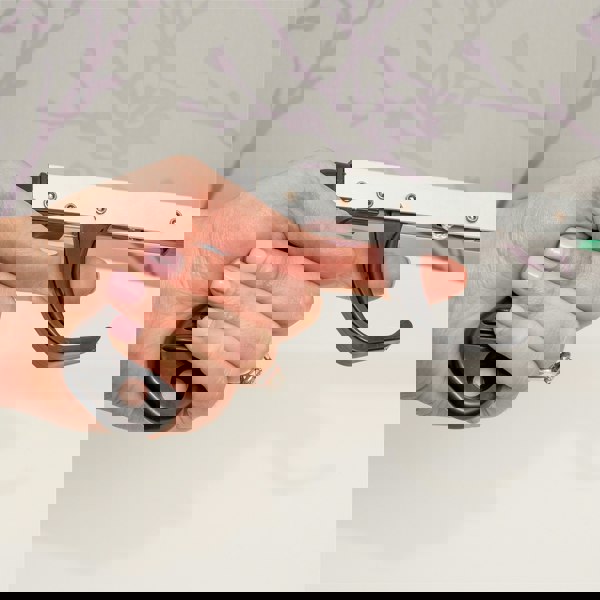 Aidapt Handy Reacher 32 Inch