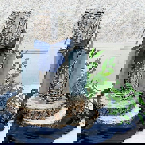 Champagne and Glasses Gift Set