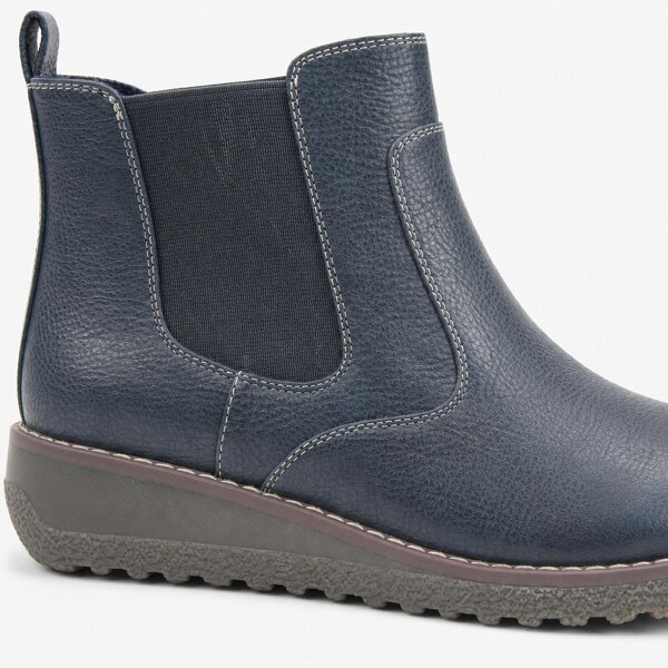 Heavenly Feet MOIRA Ankle Boots   in  Navy