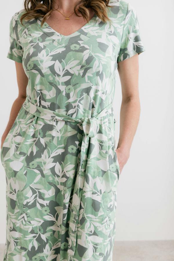Lily & Me Weekend Jersey Printed T-Shirt Midi Dress Green
