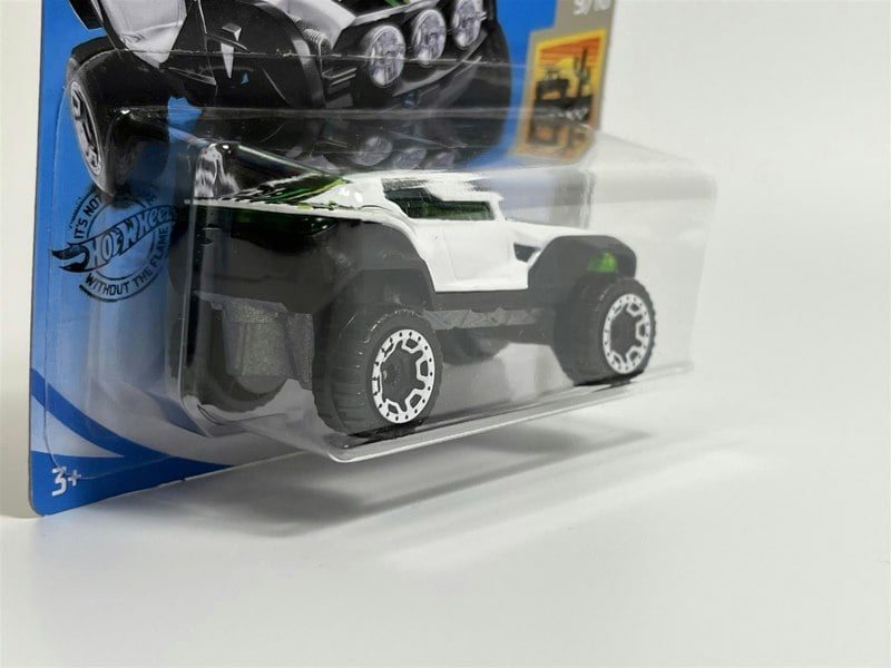Hot Wheels Hyper Rocker Baja Blazers 1:64 Scale - GHF64D521 B8