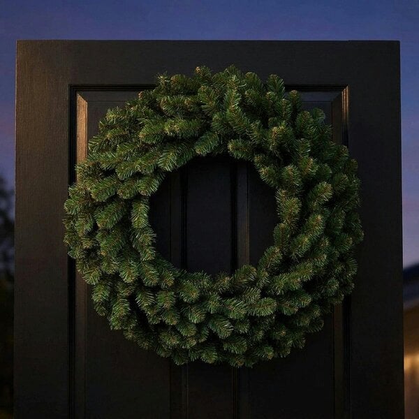 Garden Greatness Classic Deep Green Glacier Pine Wreath
