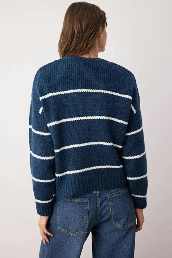 Hoxton Gal Wrap Knit Sweater