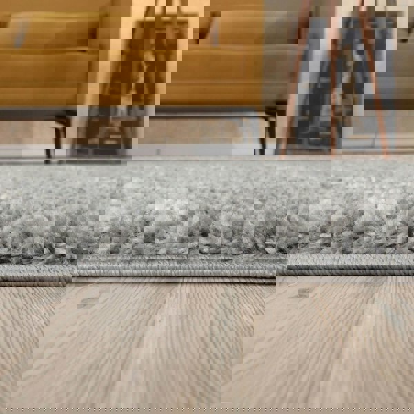 Moroccan-style thick shaggy rug pet-friendly, easy to clean