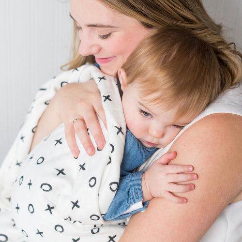 Lulujo - Quilted Blanket - Hugs & Kisses