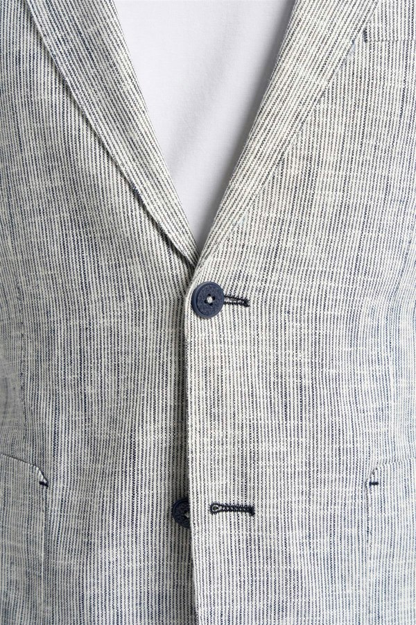 Jamie Blazer Chest Detail