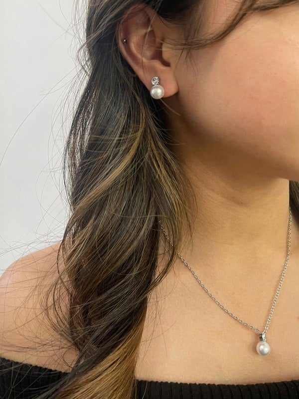 SVNX Pearl Diamante Earrings & Necklace Set in Silver Colour