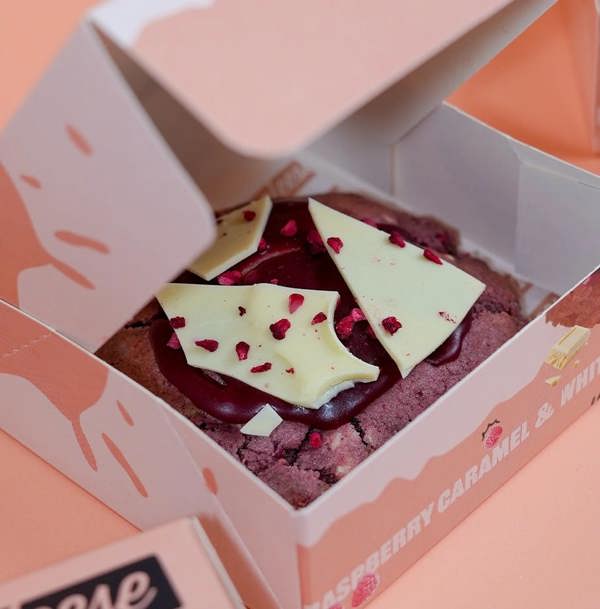 Pleese Raspberry Caramel & White Chocolate Cookie