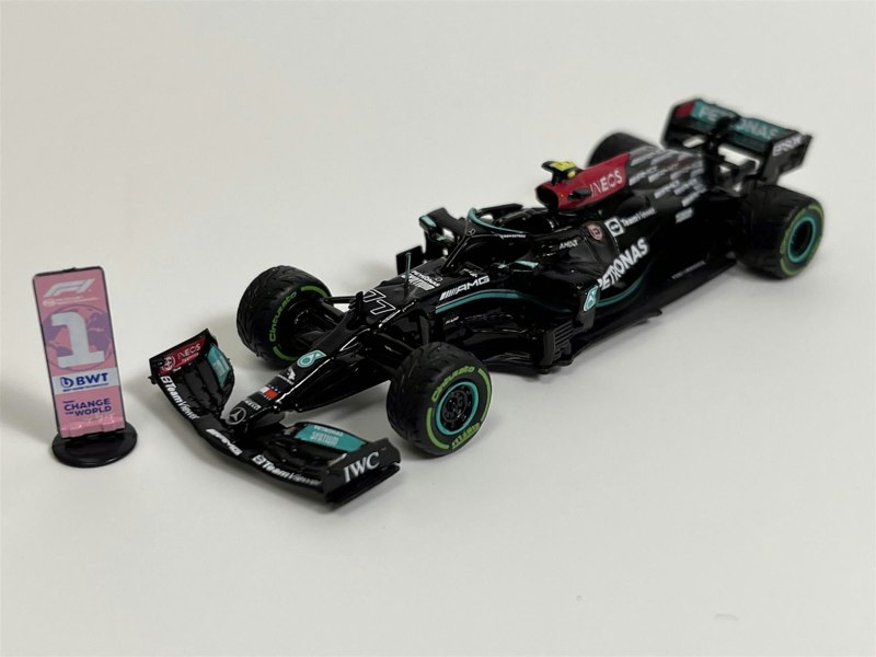 Tarmac Valtteri Bottas #77 Turkish GP 2021 Winner Mercedes F1 W12 1:64 Scale Tarmac Works IXO Models T64GF037VB1