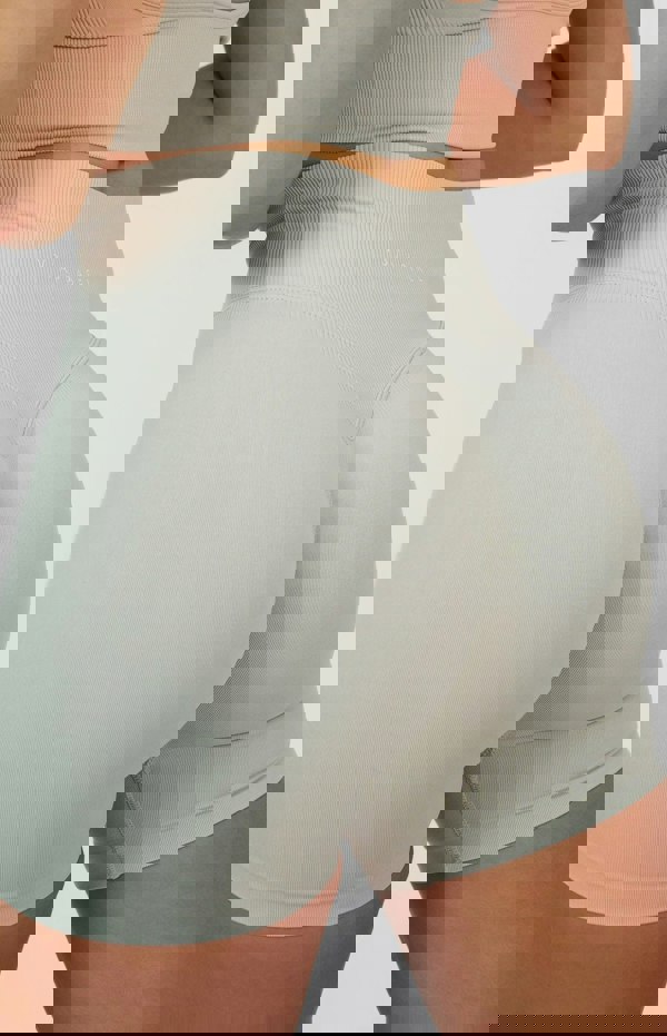 V3 Apparel Form Seamless Scrunch Shorts - Light Grey